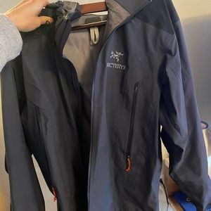 Arc’Teryx Men’s Beta AR Raincoat Sz Large